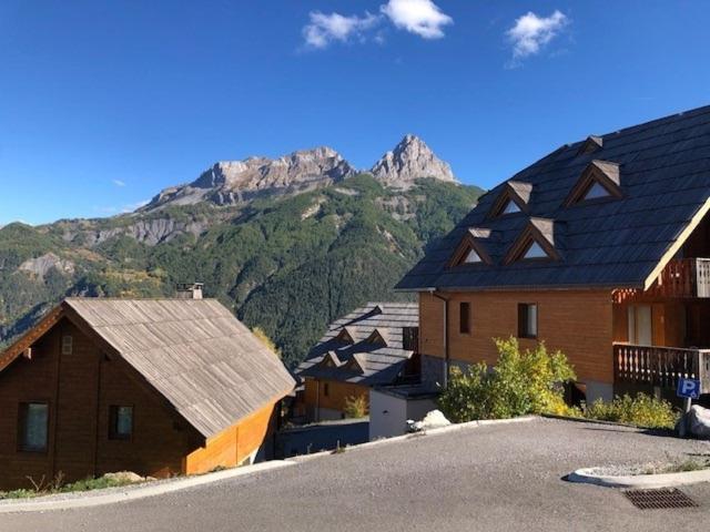 Joli appartement avec terrasse vue sur les montagnes Uvernet-Fours Extérieur photo